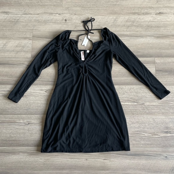 NWT Anthropologie DOLAN Ruched-Front Keyhole Mini Dress. Black size M - Picture 3 of 5